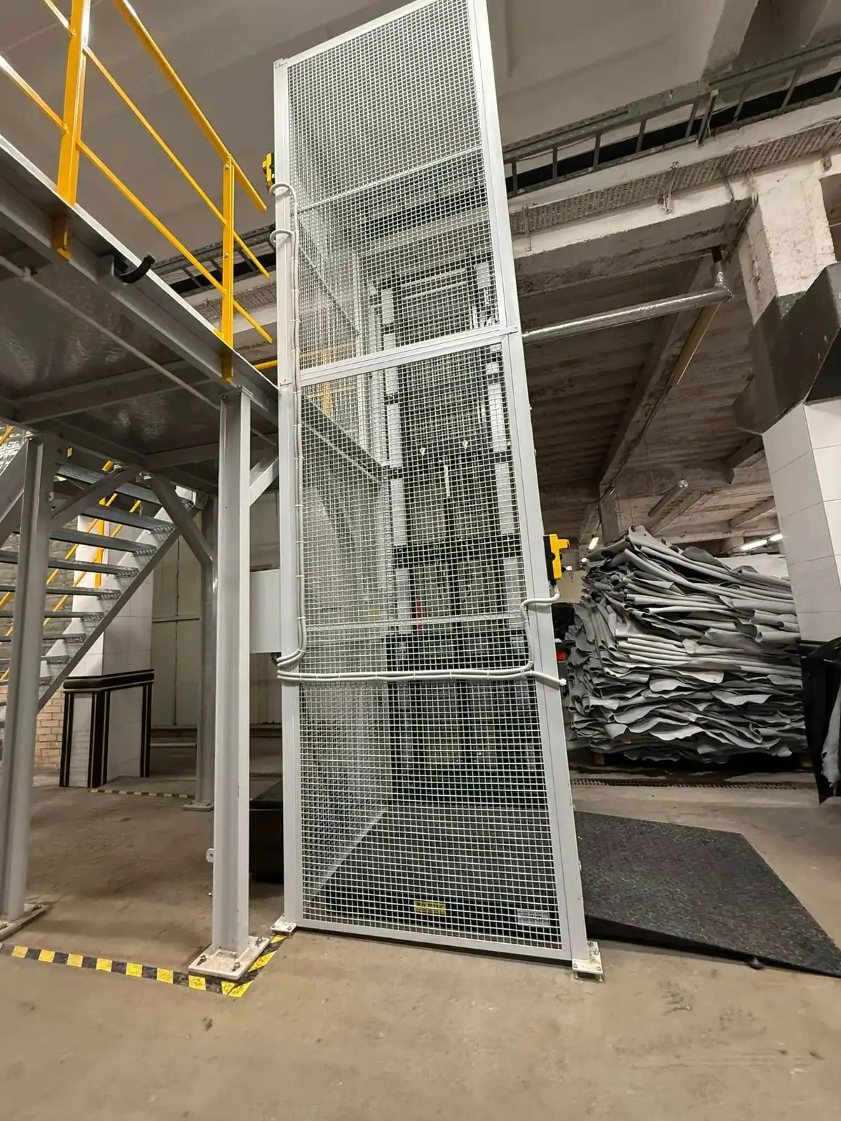Industriële Lift met Veiligheidskooi